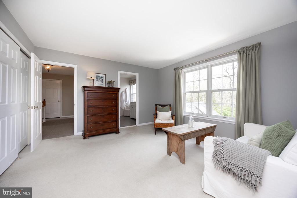 108 WOODED ACRES LANE