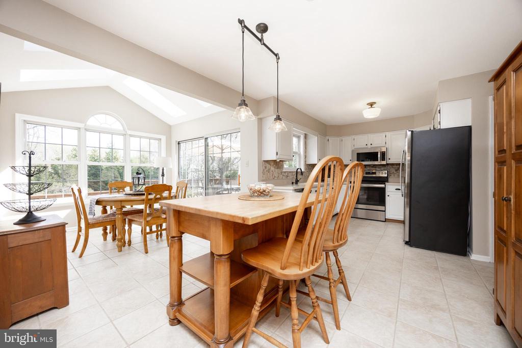 108 WOODED ACRES LANE