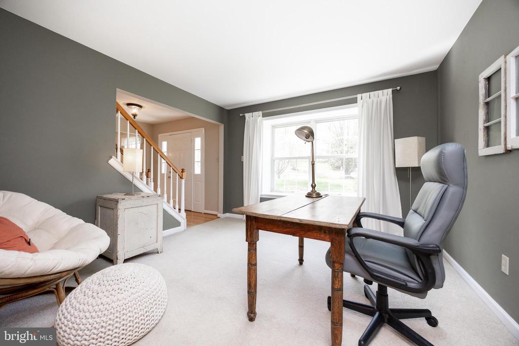 108 WOODED ACRES LANE