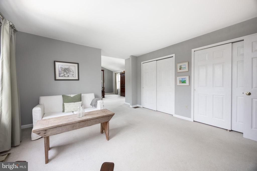 108 WOODED ACRES LANE