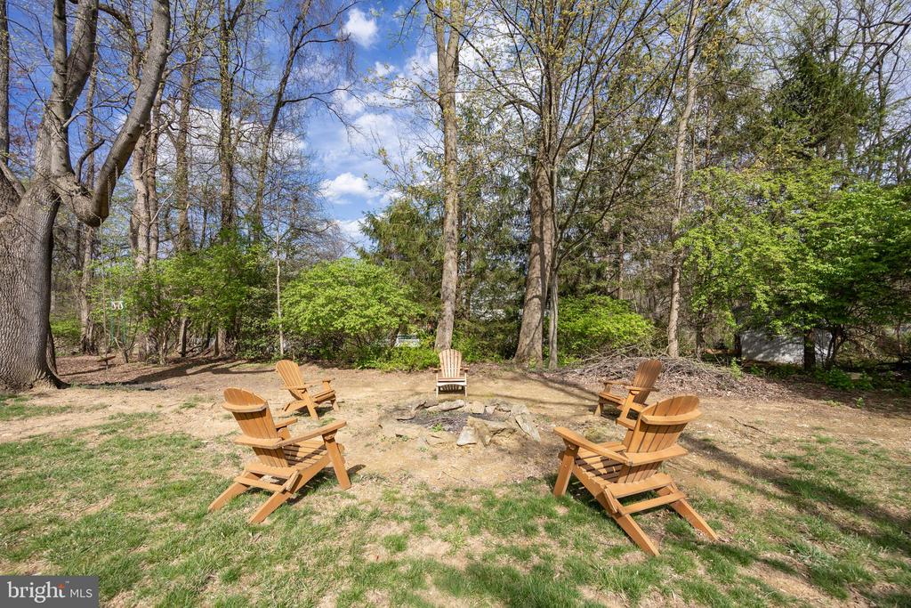 108 WOODED ACRES LANE
