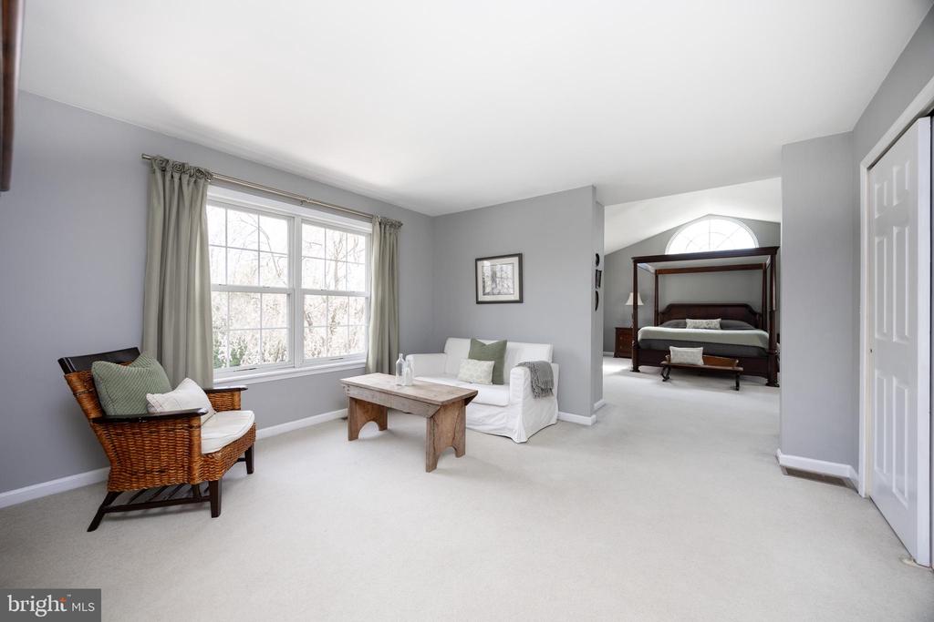 108 WOODED ACRES LANE