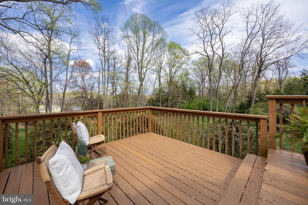 108 WOODED ACRES LANE