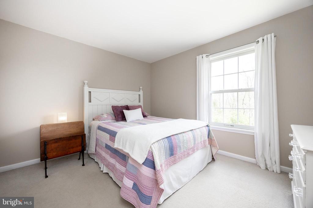 108 WOODED ACRES LANE