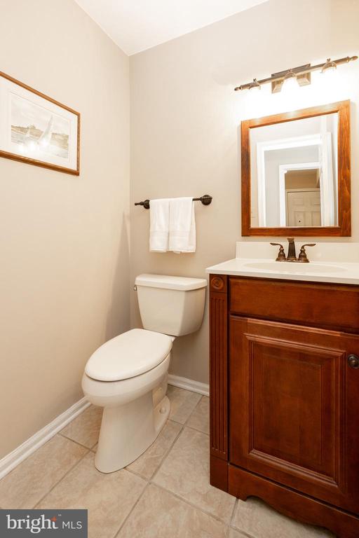 108 WOODED ACRES LANE