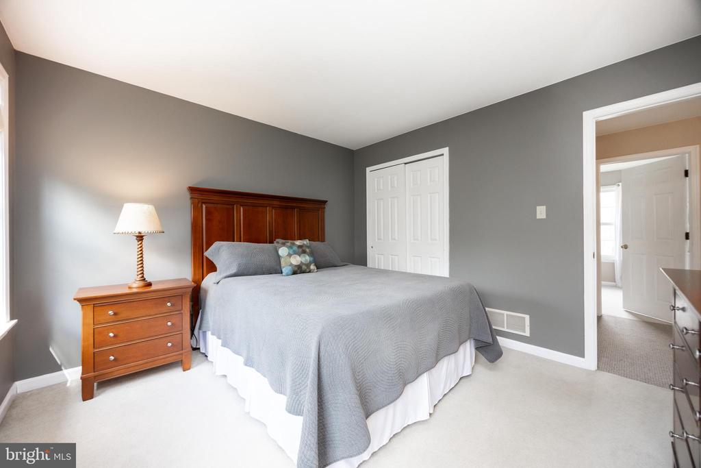 108 WOODED ACRES LANE