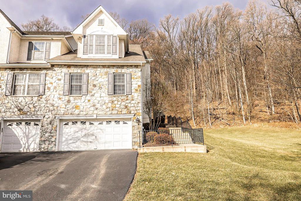 171 MADISON WAY