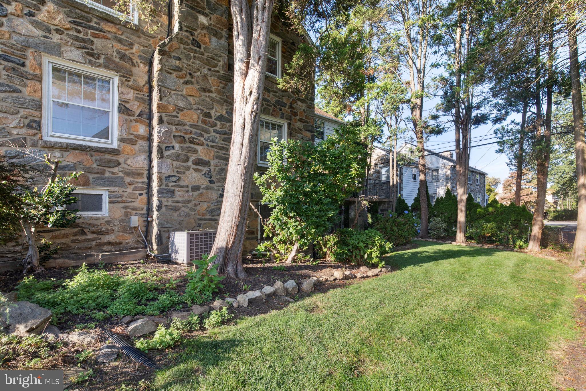 1115 Ormond Ave