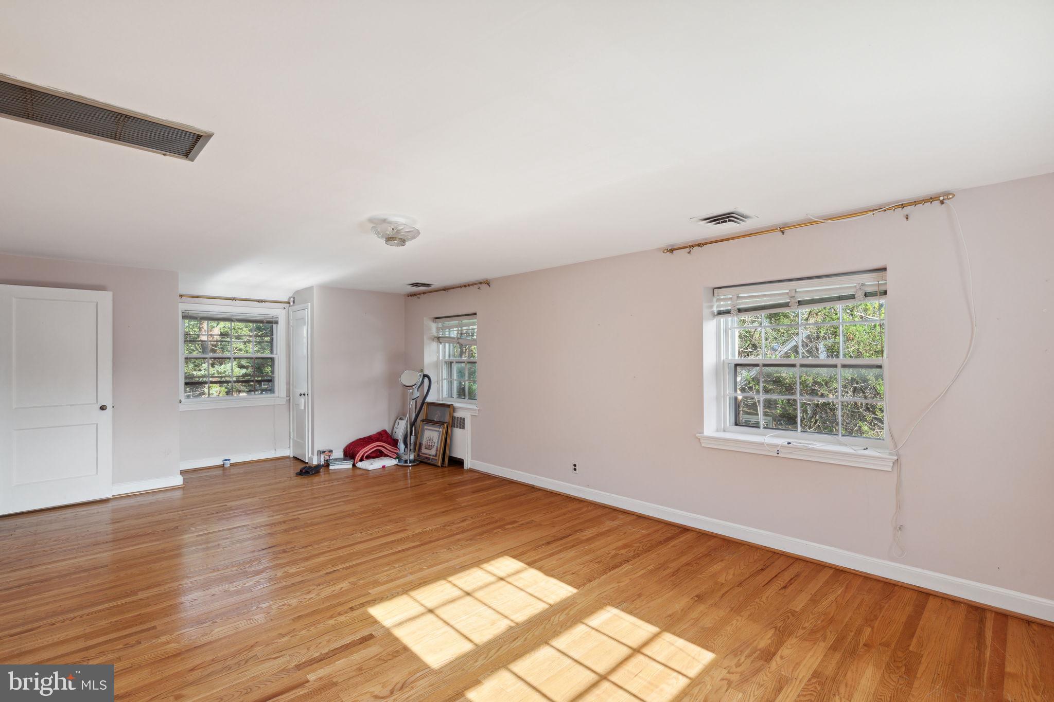 1115 Ormond Ave