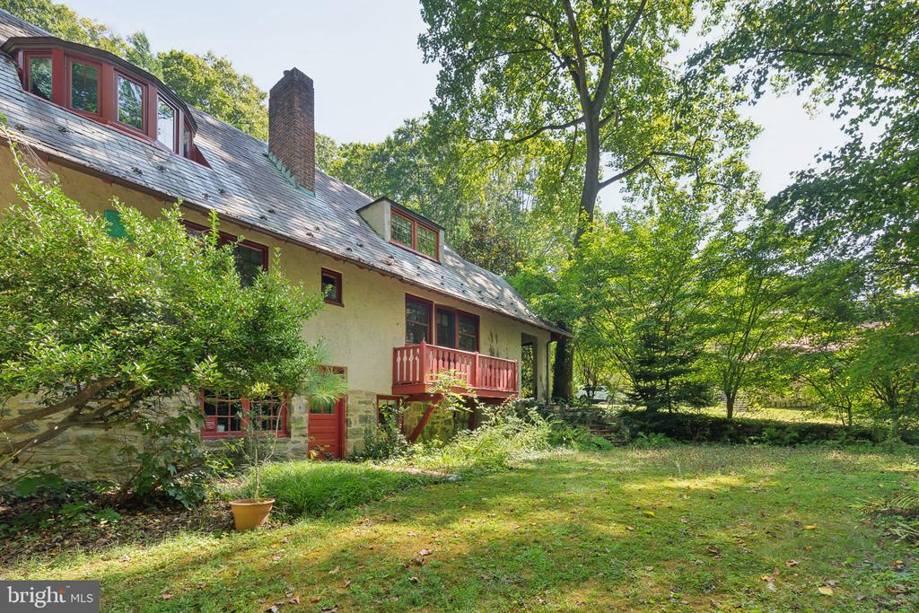 209 W Possum Hollow Rd