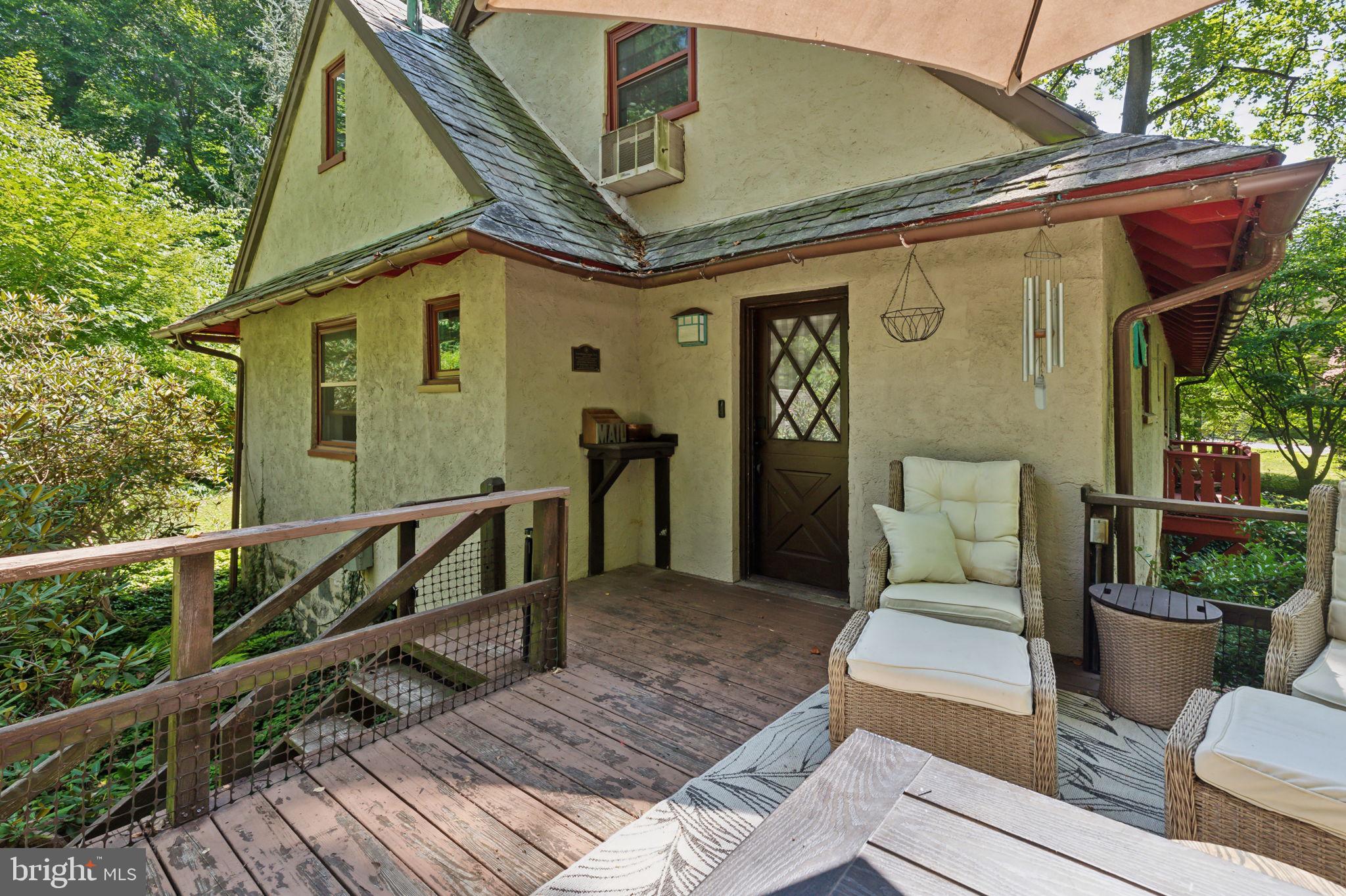 209 W Possum Hollow Rd