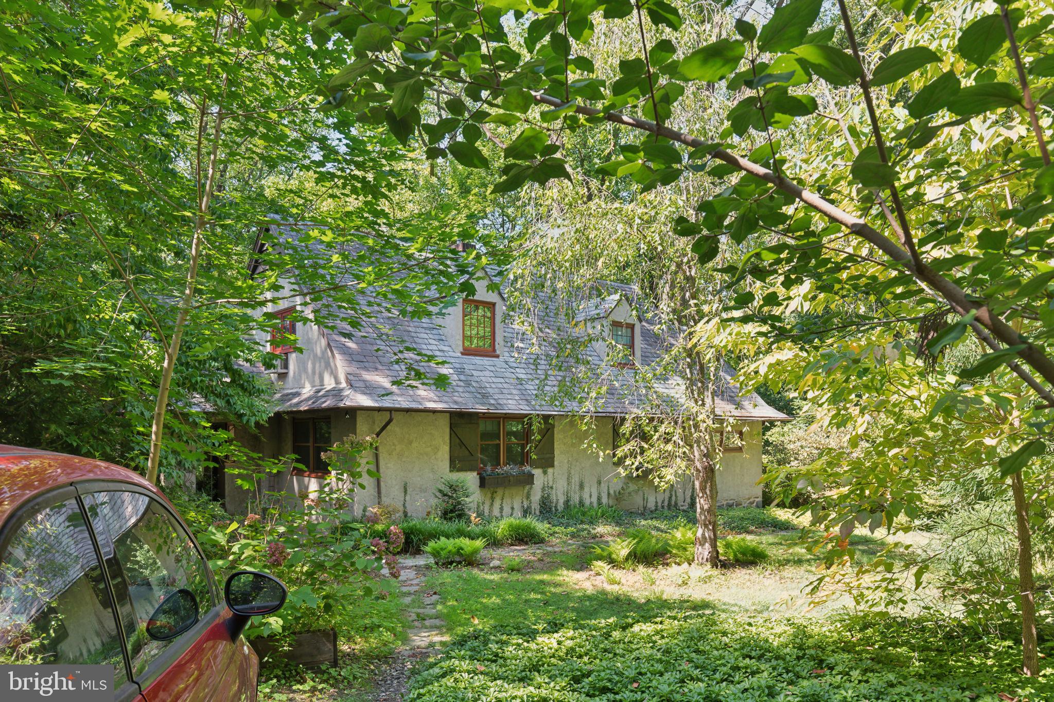 209 W Possum Hollow Rd