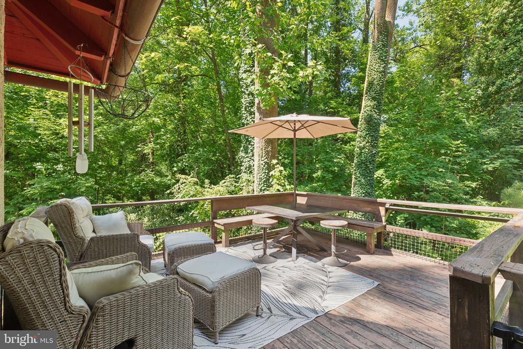209 W Possum Hollow Rd