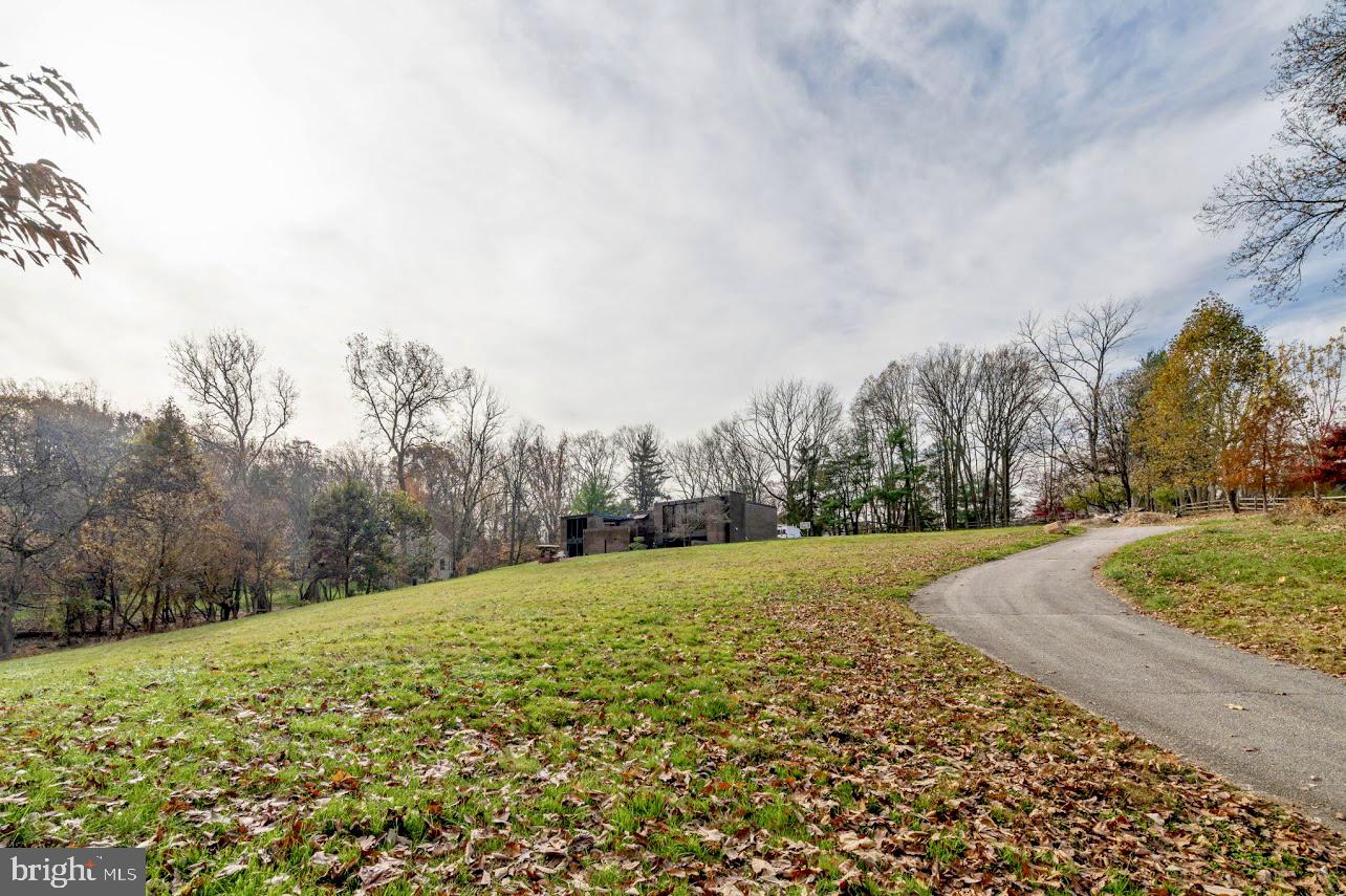 853 Briarwood Rd