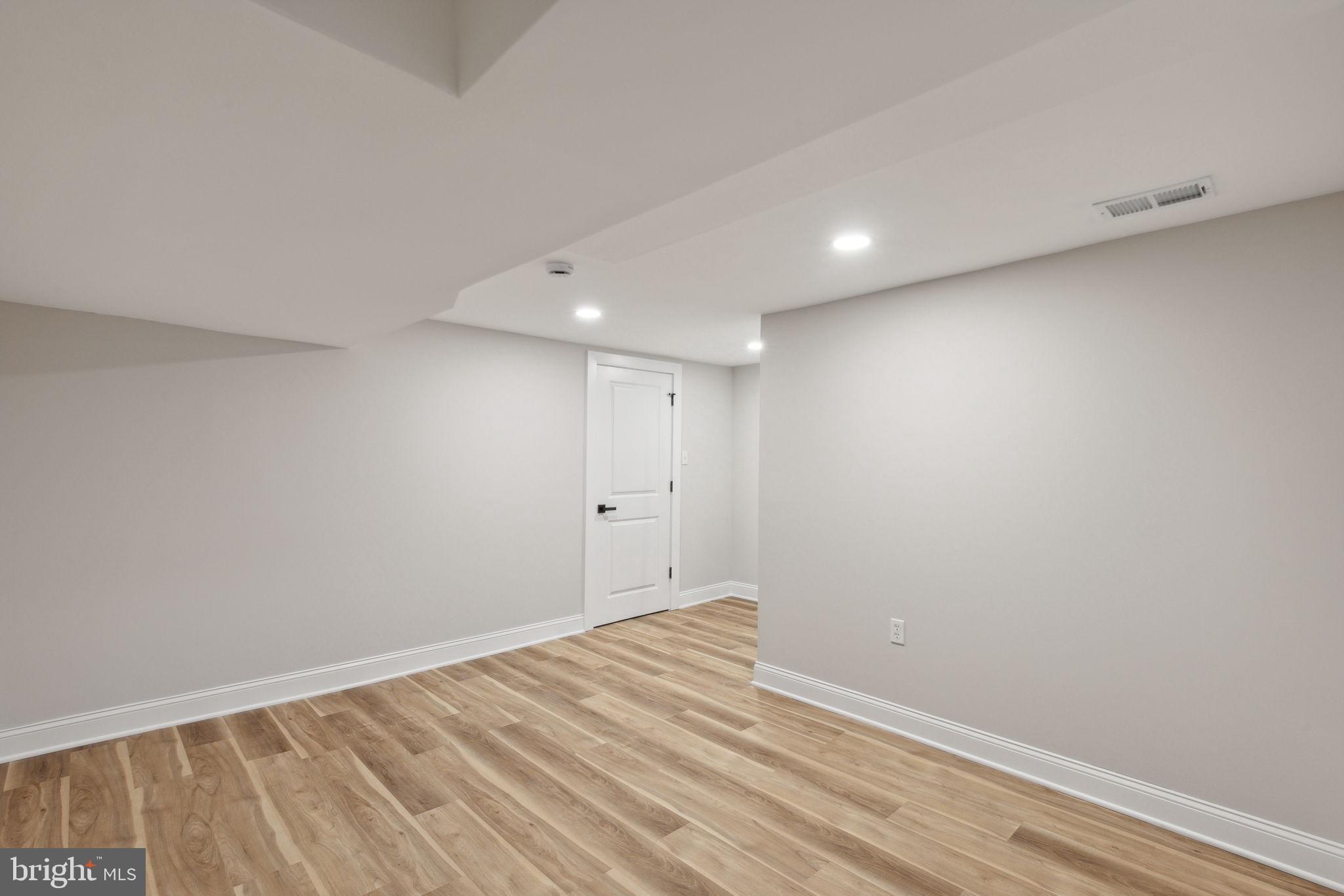 2959 Academy Ave