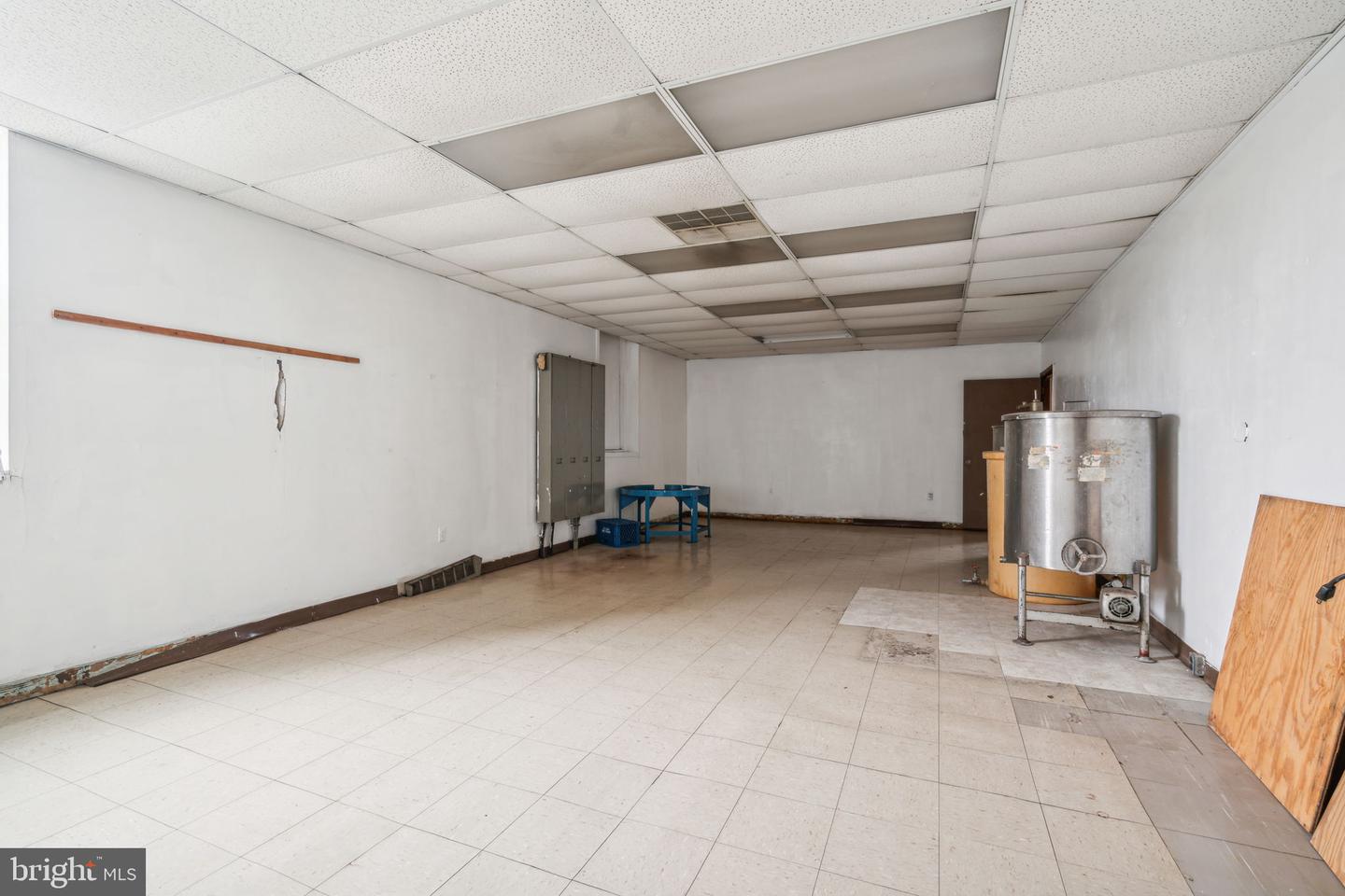 6801-6823 Ludlow St