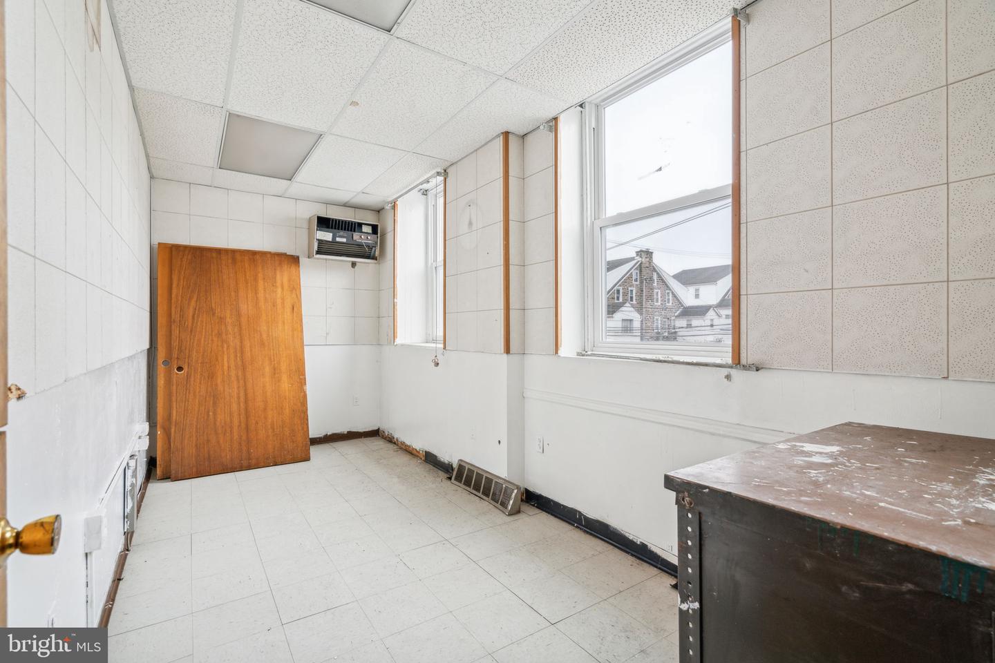 6801-6823 Ludlow St