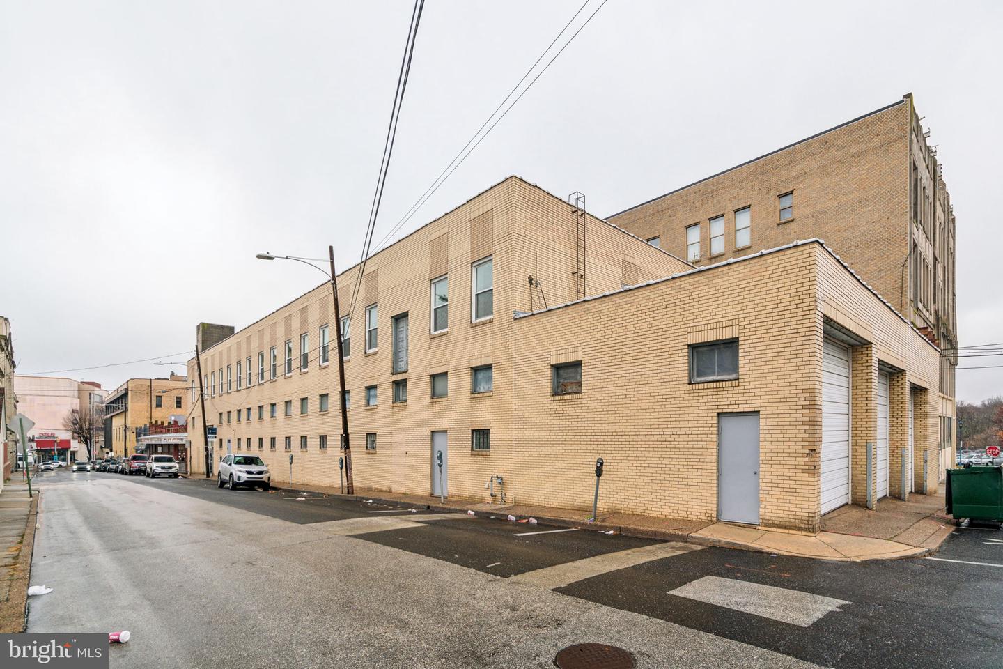 6801-6823 Ludlow St