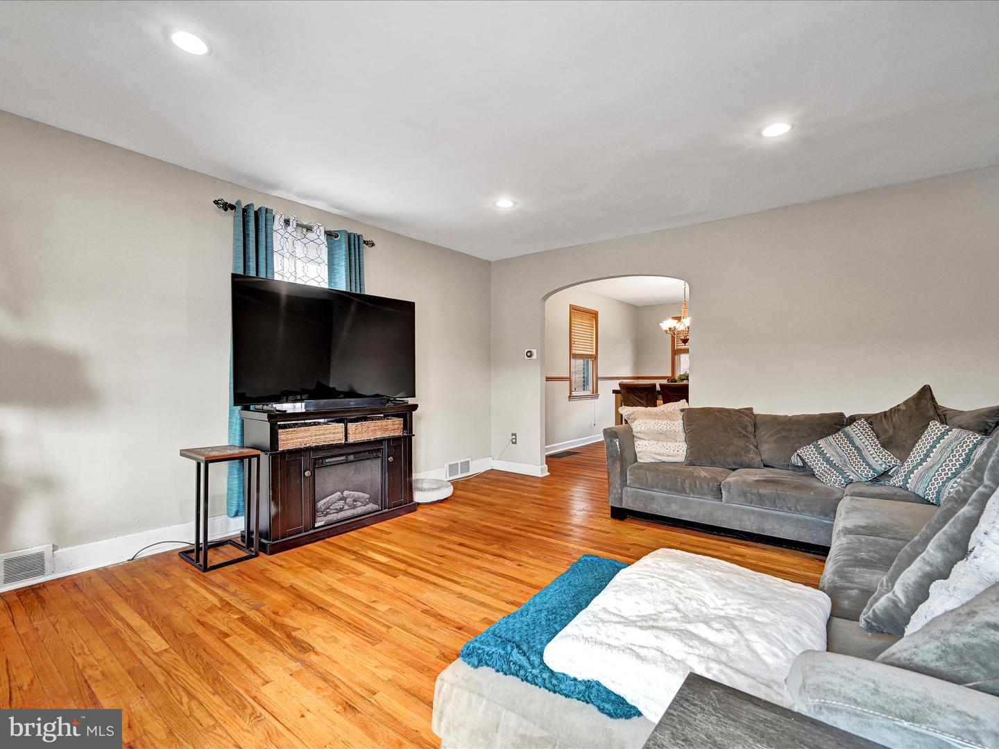 1019 Bryan St