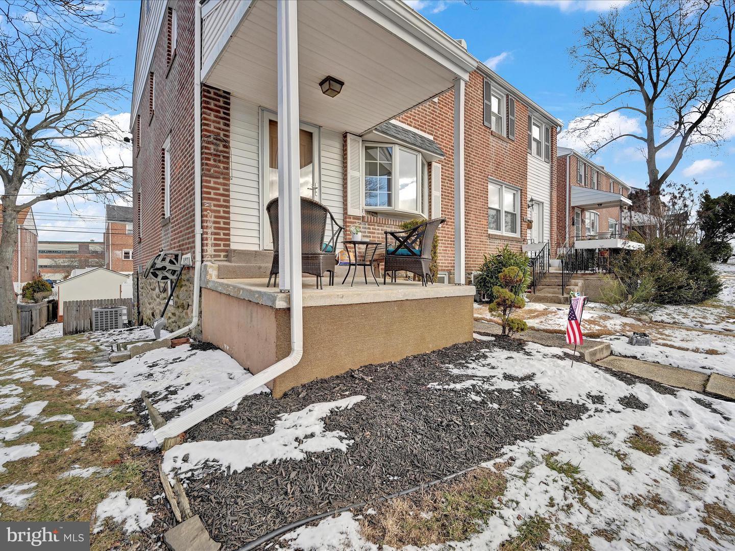 1019 Bryan St