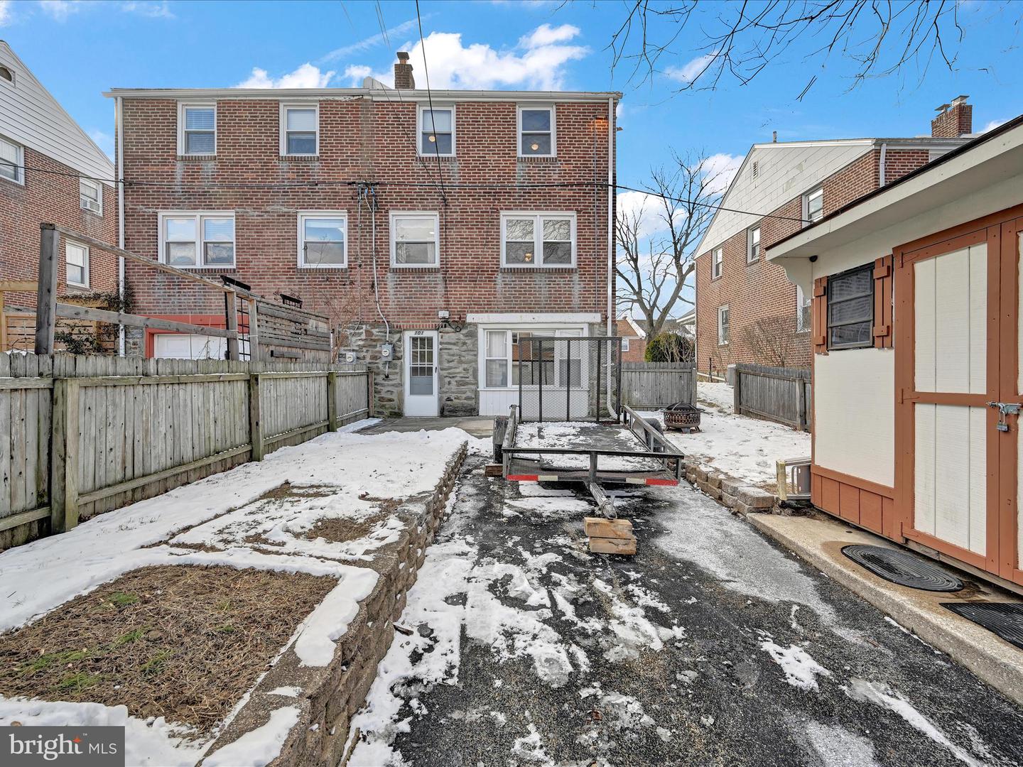 1019 Bryan St