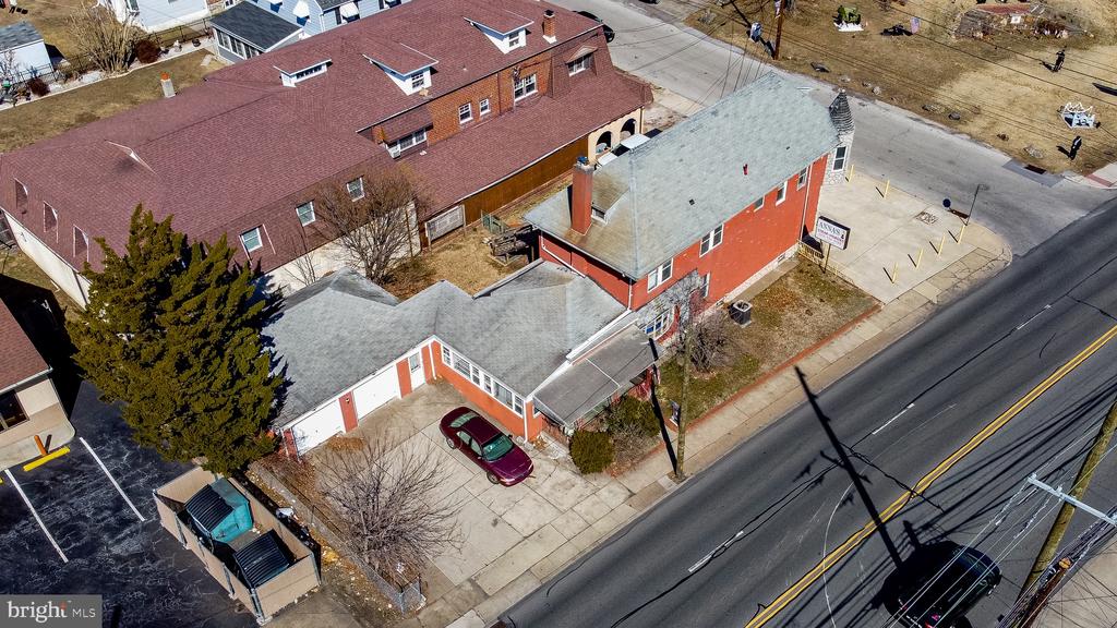 303 Sutton Ave
