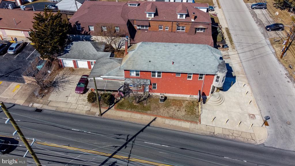 303 Sutton Ave