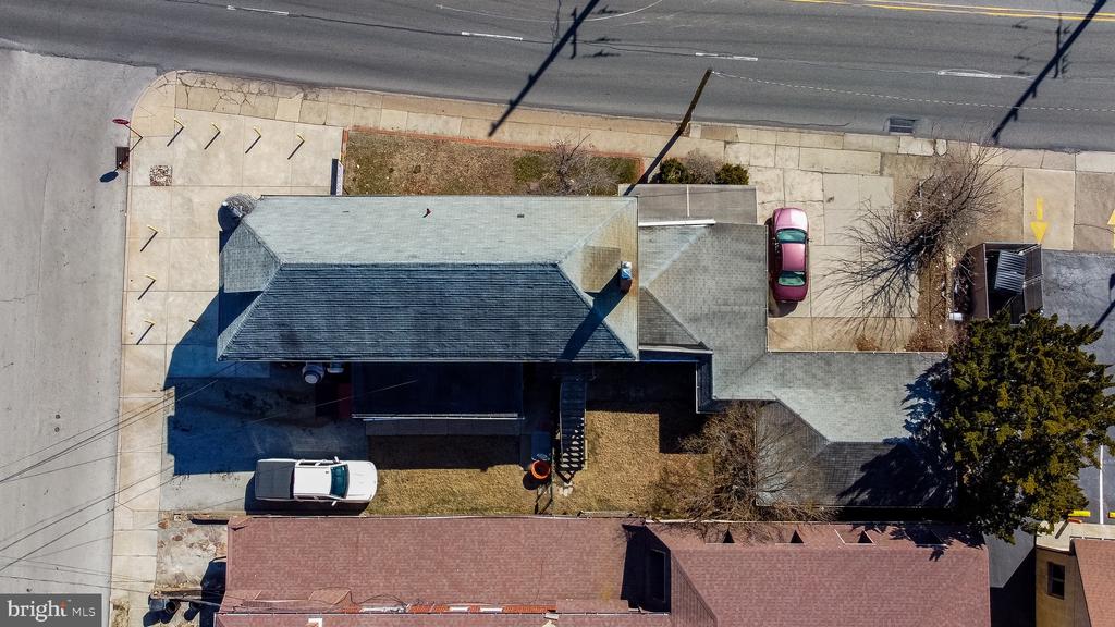 303 Sutton Ave