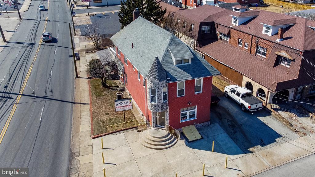 303 Sutton Ave