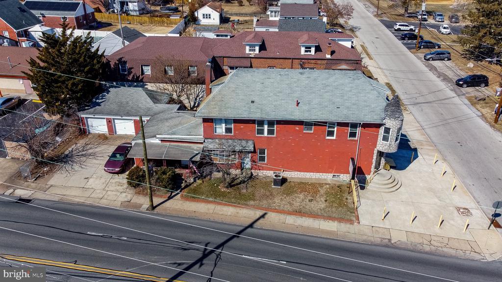 303 Sutton Ave