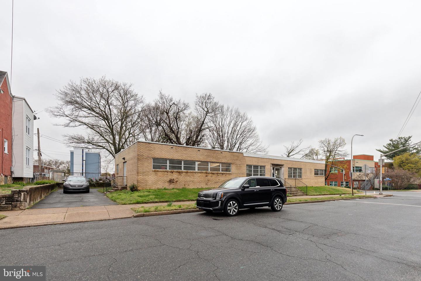 1453 Edgmont Ave