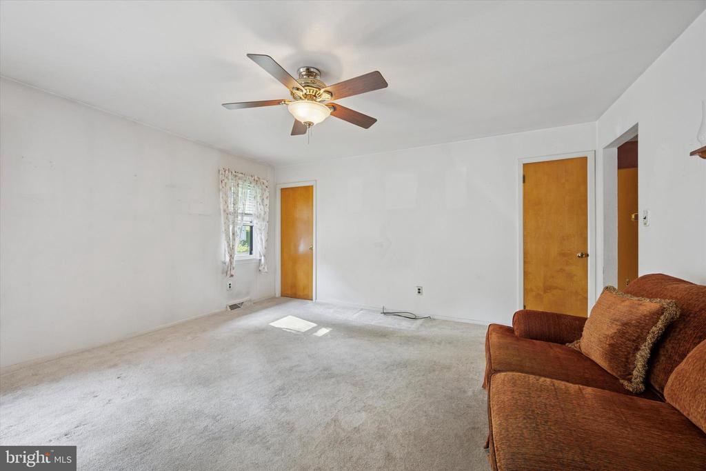 647 Glendale Rd