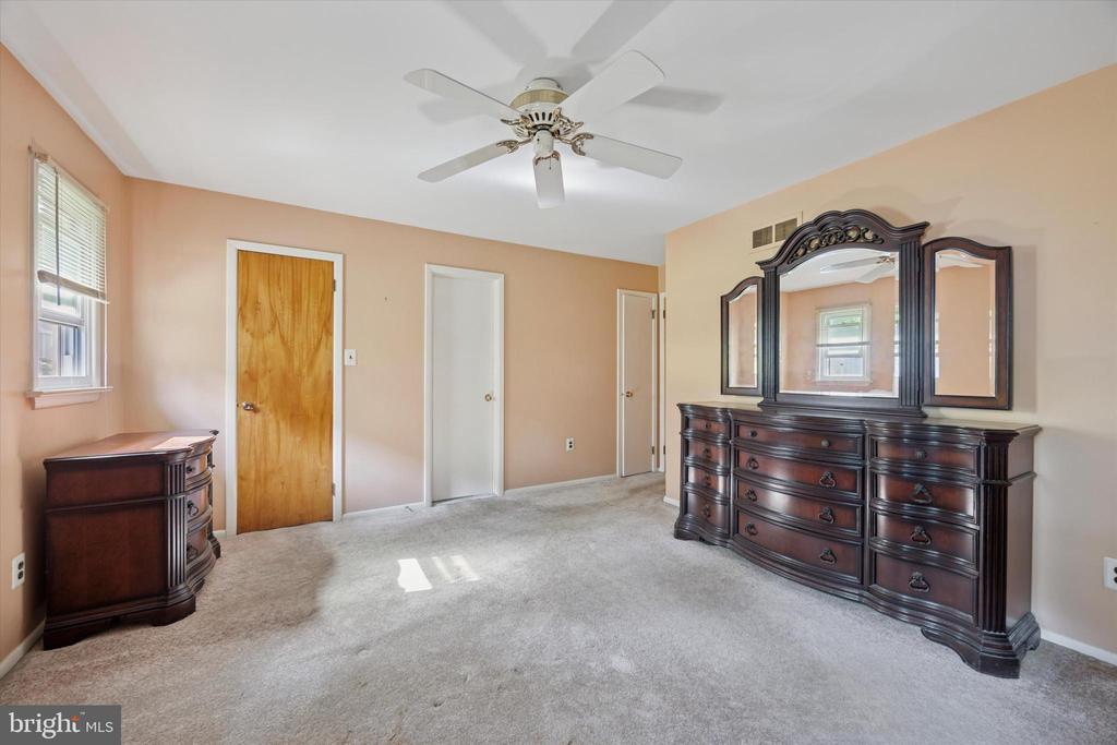 647 Glendale Rd