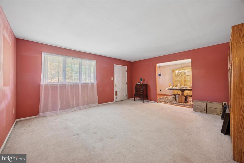 647 Glendale Rd