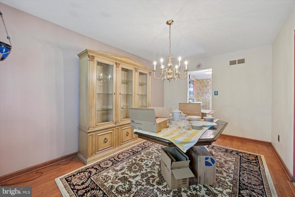 647 Glendale Rd
