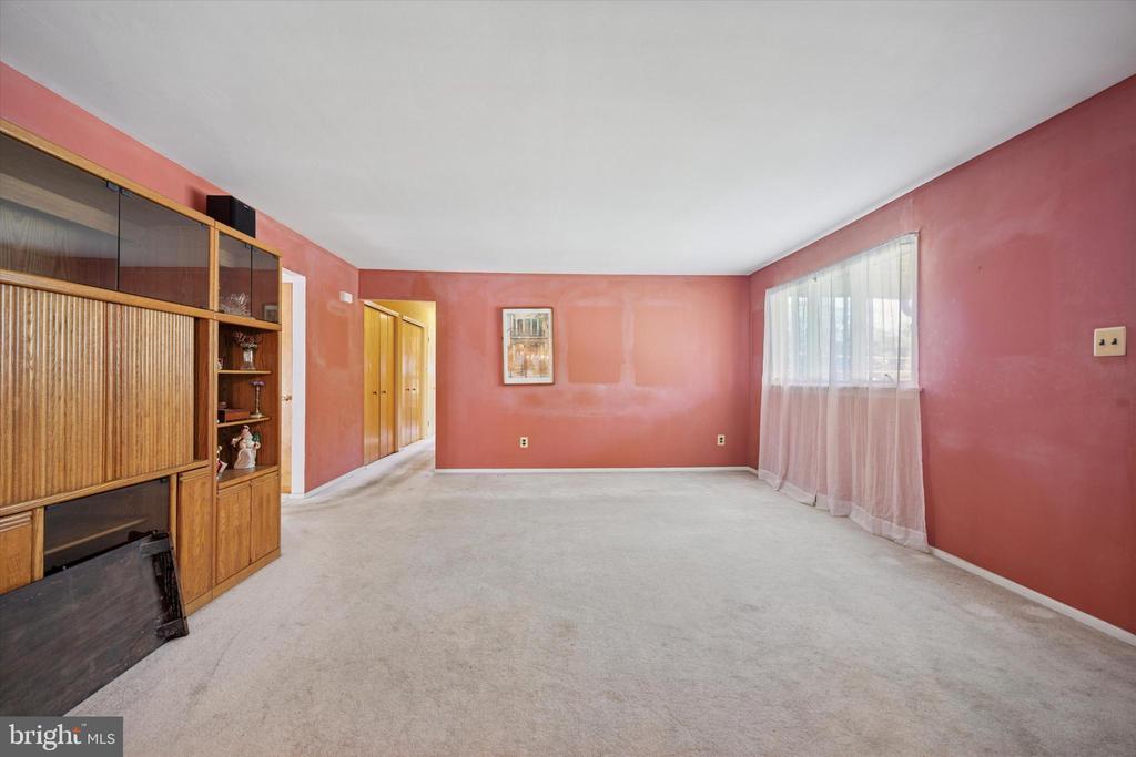 647 Glendale Rd
