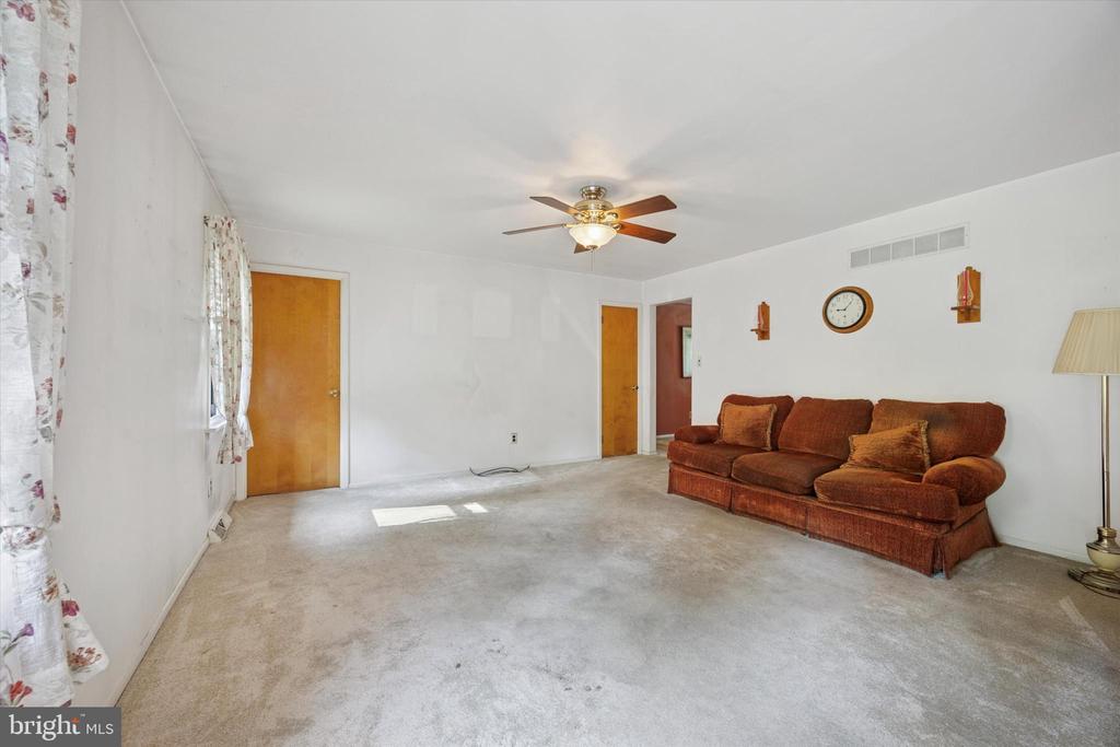 647 Glendale Rd