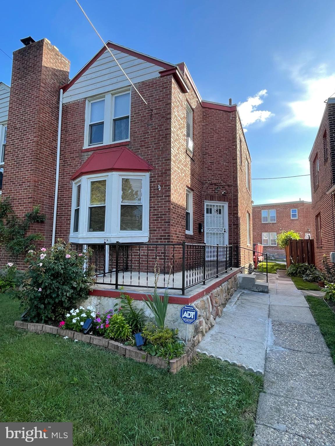 214 N LYNN BOULEVARD