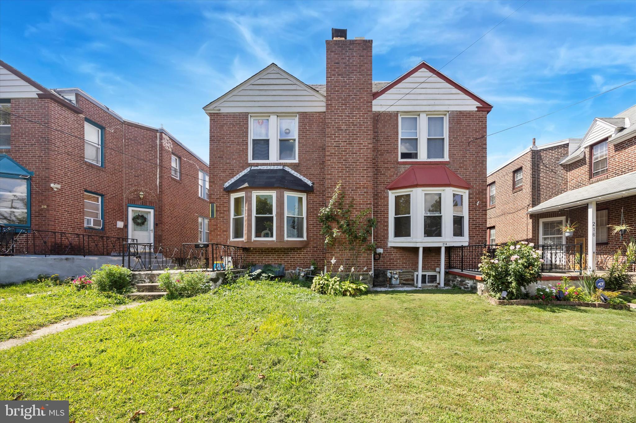 214 N LYNN BOULEVARD