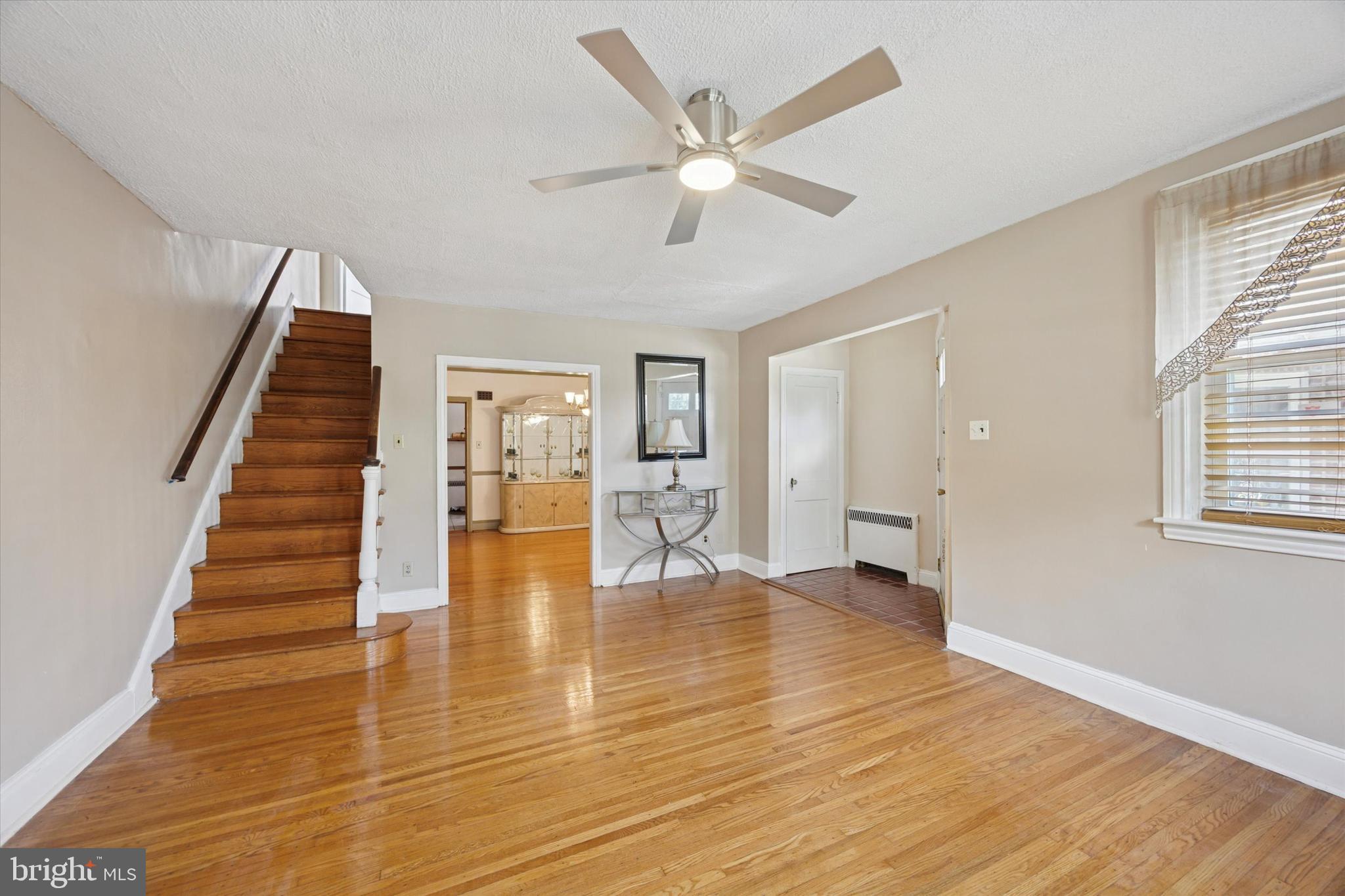 214 N LYNN BOULEVARD
