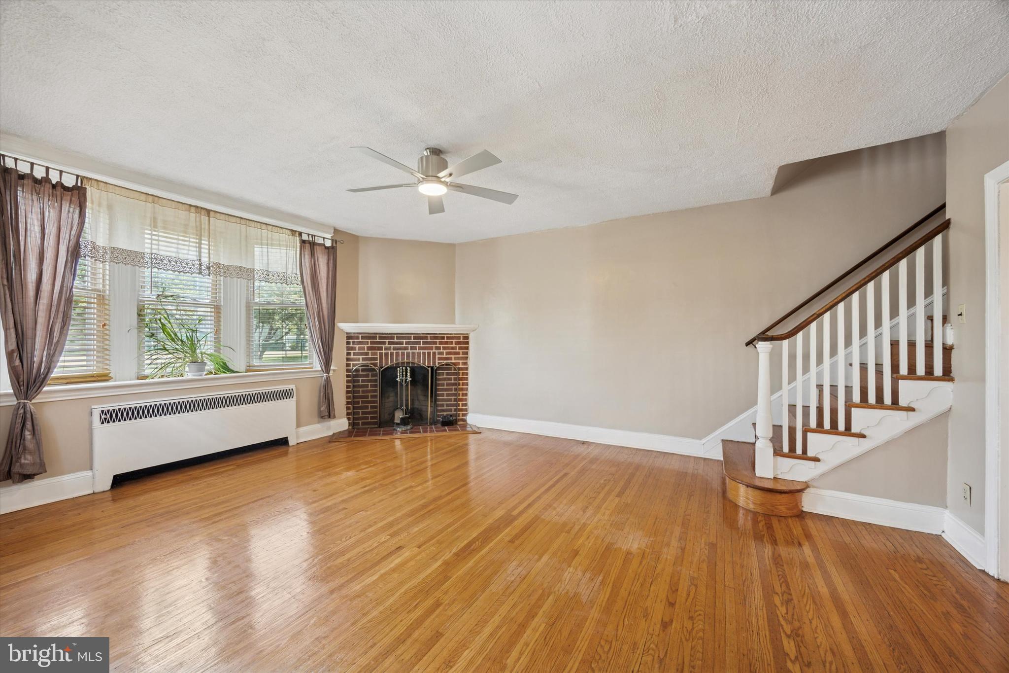 214 N LYNN BOULEVARD