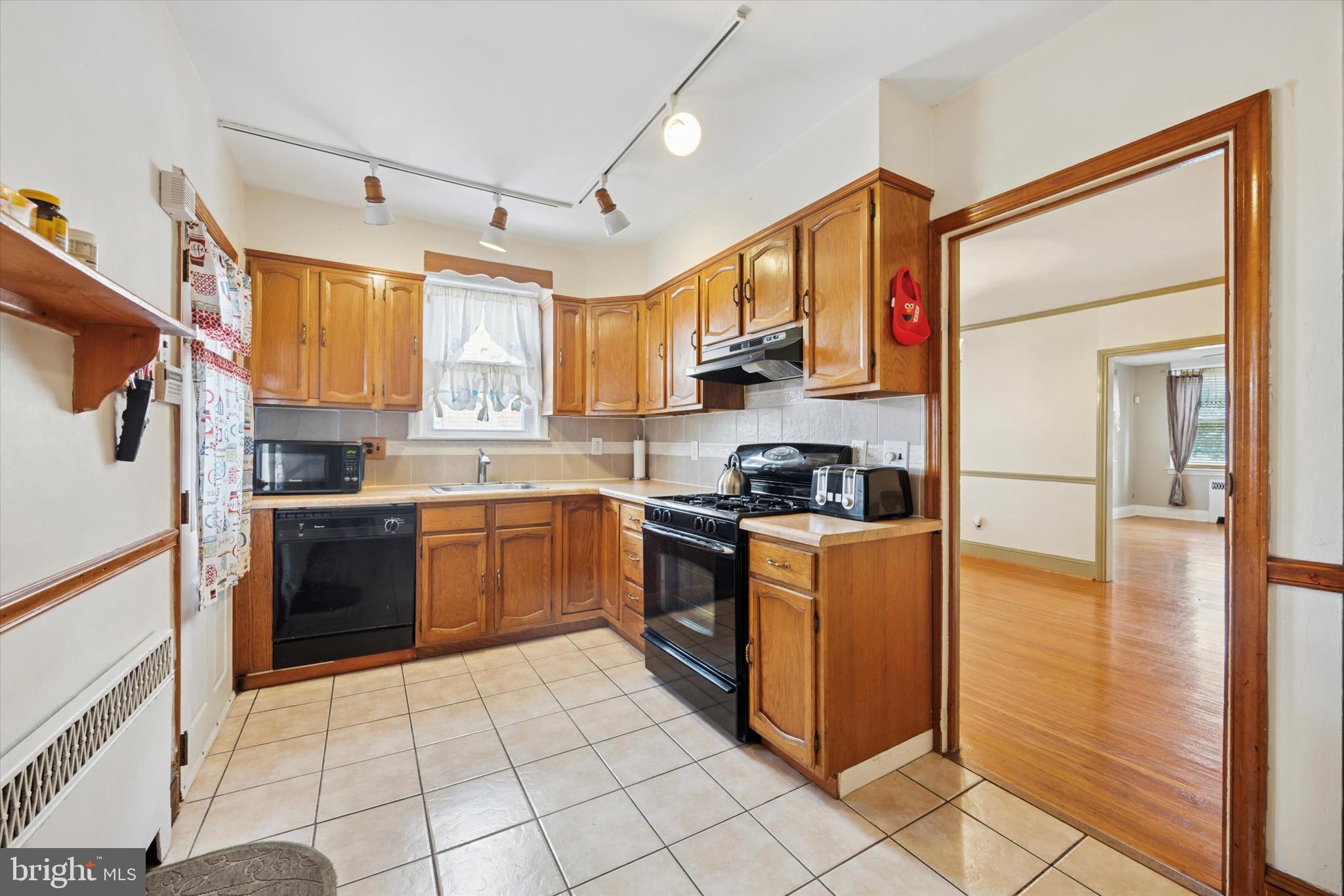 214 N LYNN BOULEVARD