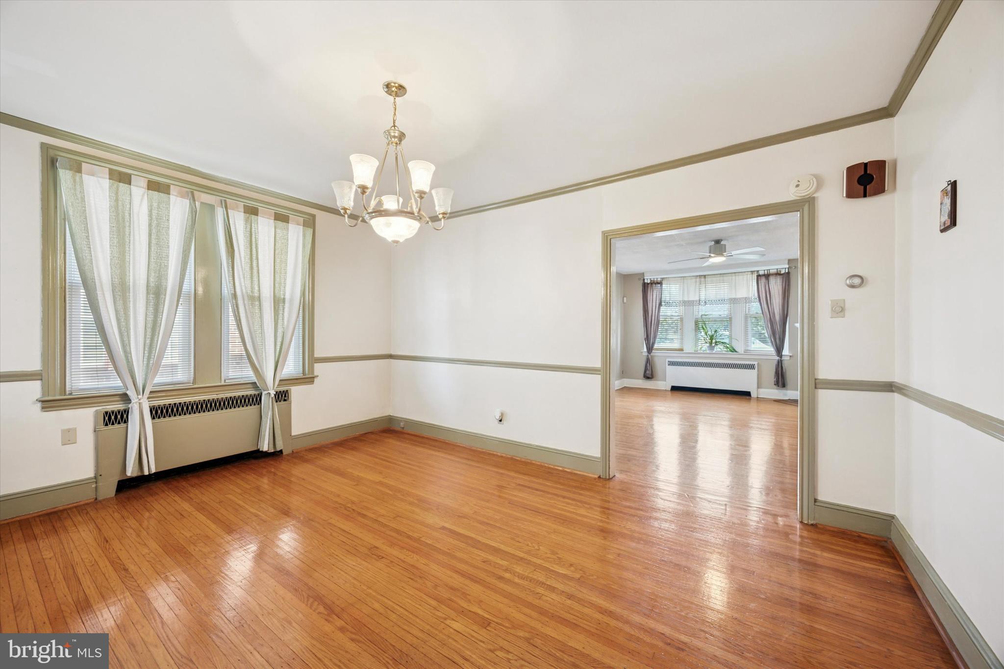 214 N LYNN BOULEVARD