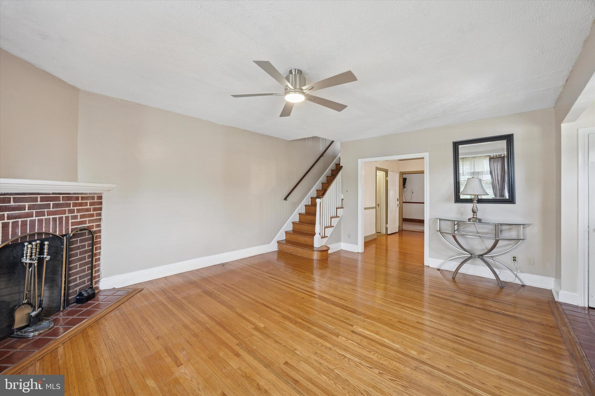 214 N LYNN BOULEVARD