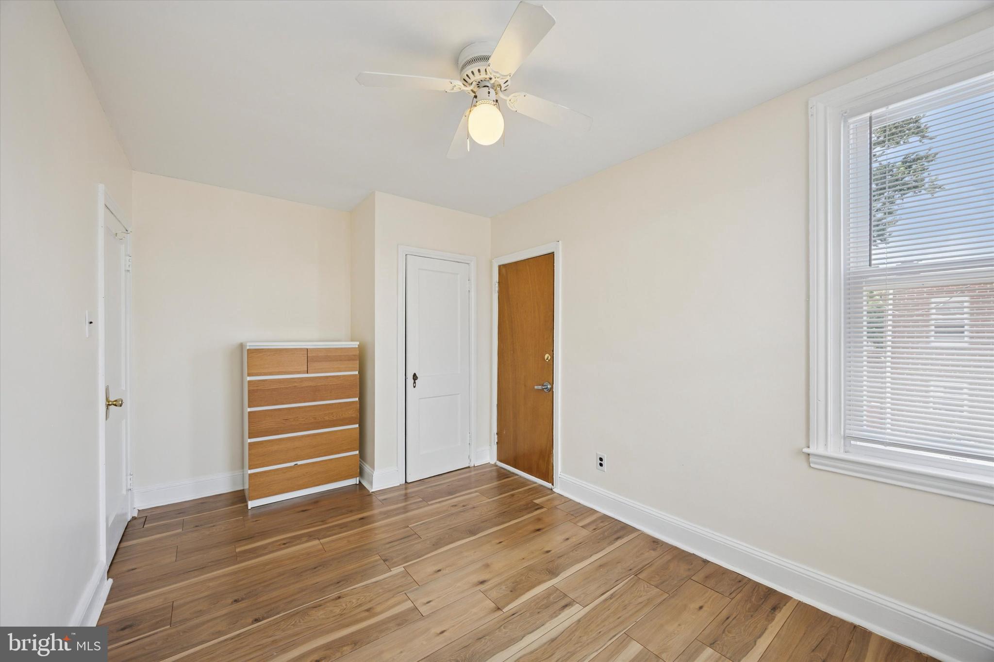 214 N LYNN BOULEVARD
