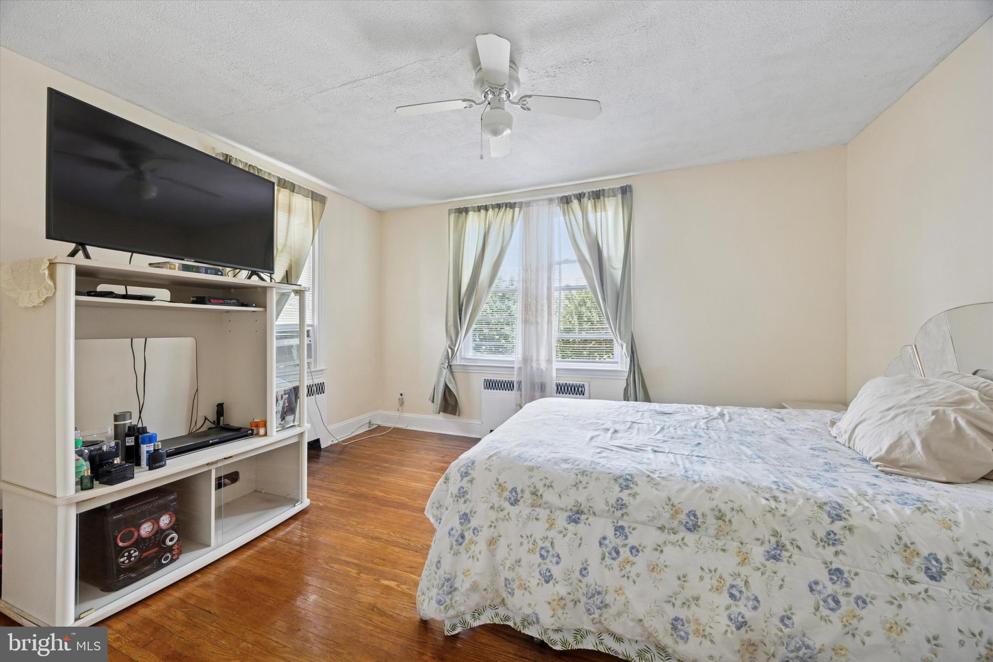 214 N LYNN BOULEVARD