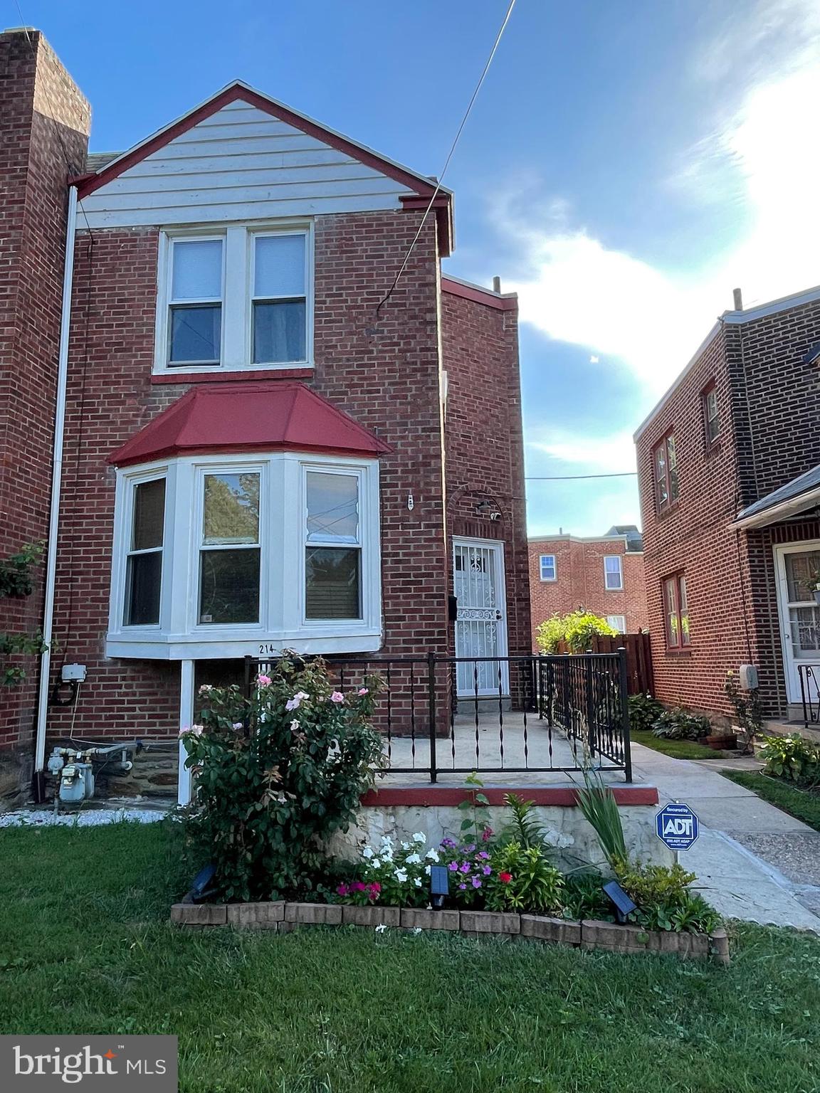214 N LYNN BOULEVARD