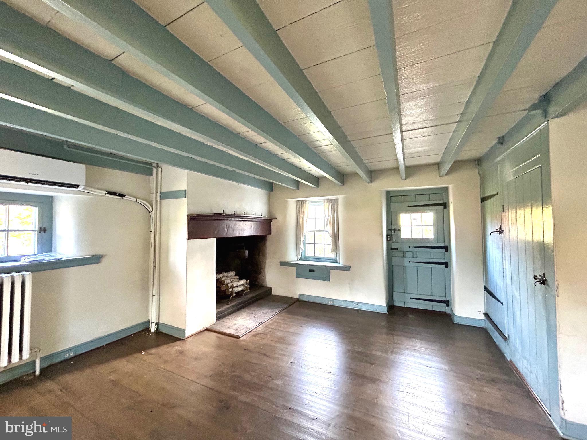 571 N NEWTOWN STREET ROAD