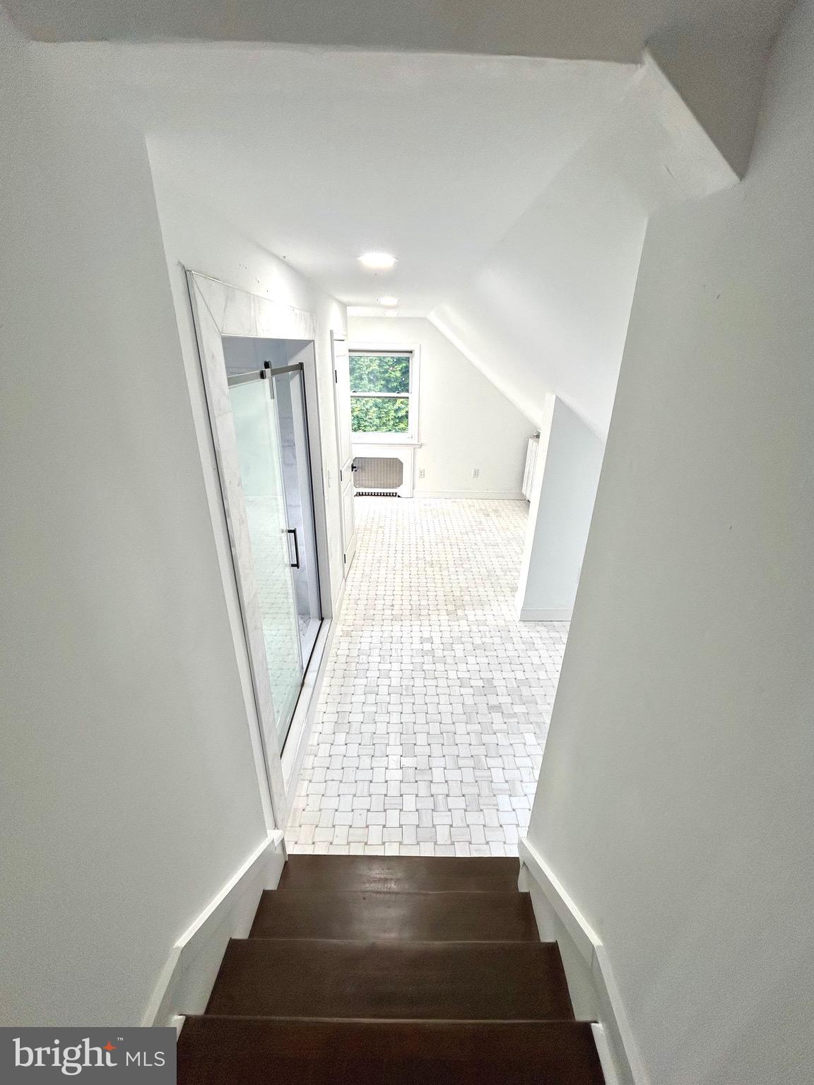 571 N NEWTOWN STREET ROAD