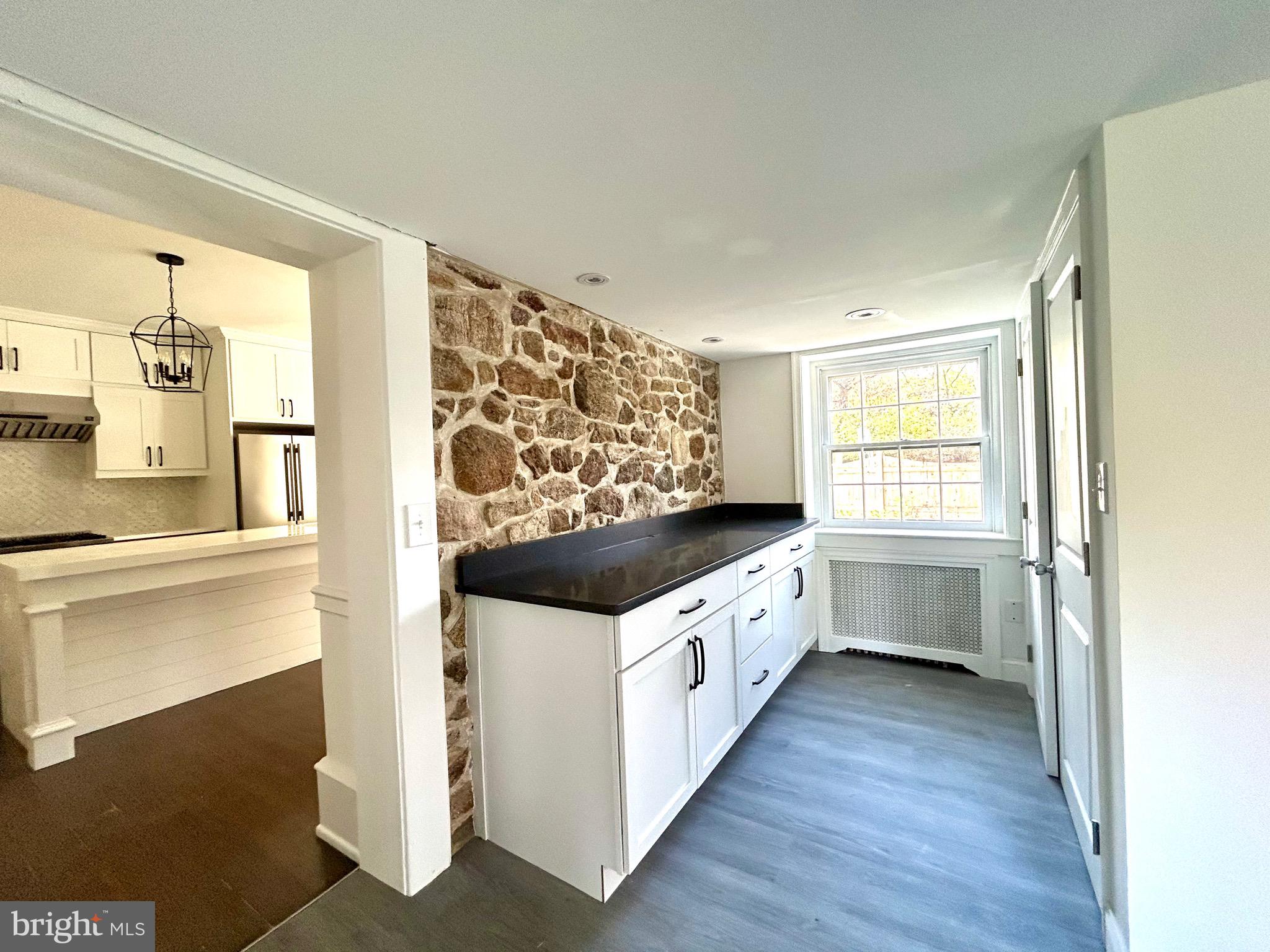 571 N NEWTOWN STREET ROAD